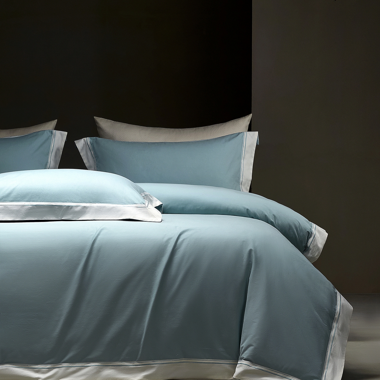 91家纺网 家纺一手货源 找家纺 佳汐蓝家纺 2025新款100支全棉色织提花臻棉绣花四件套-利雅系列 利雅-莫奈蓝