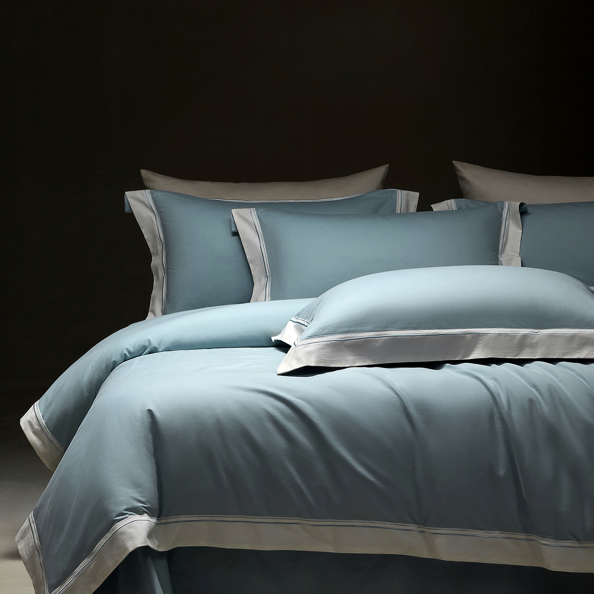 91家纺网 家纺一手货源 找家纺 佳汐蓝家纺 2025新款100支全棉色织提花臻棉绣花四件套-利雅系列 利雅-莫奈蓝