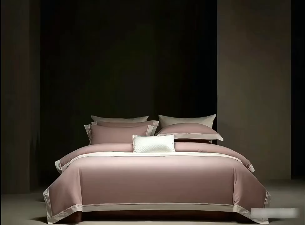 91家纺网 家纺一手货源 找家纺 佳汐蓝家纺 2025新款100支全棉色织提花臻棉绣花四件套-利雅系列 利雅-妮娜粉