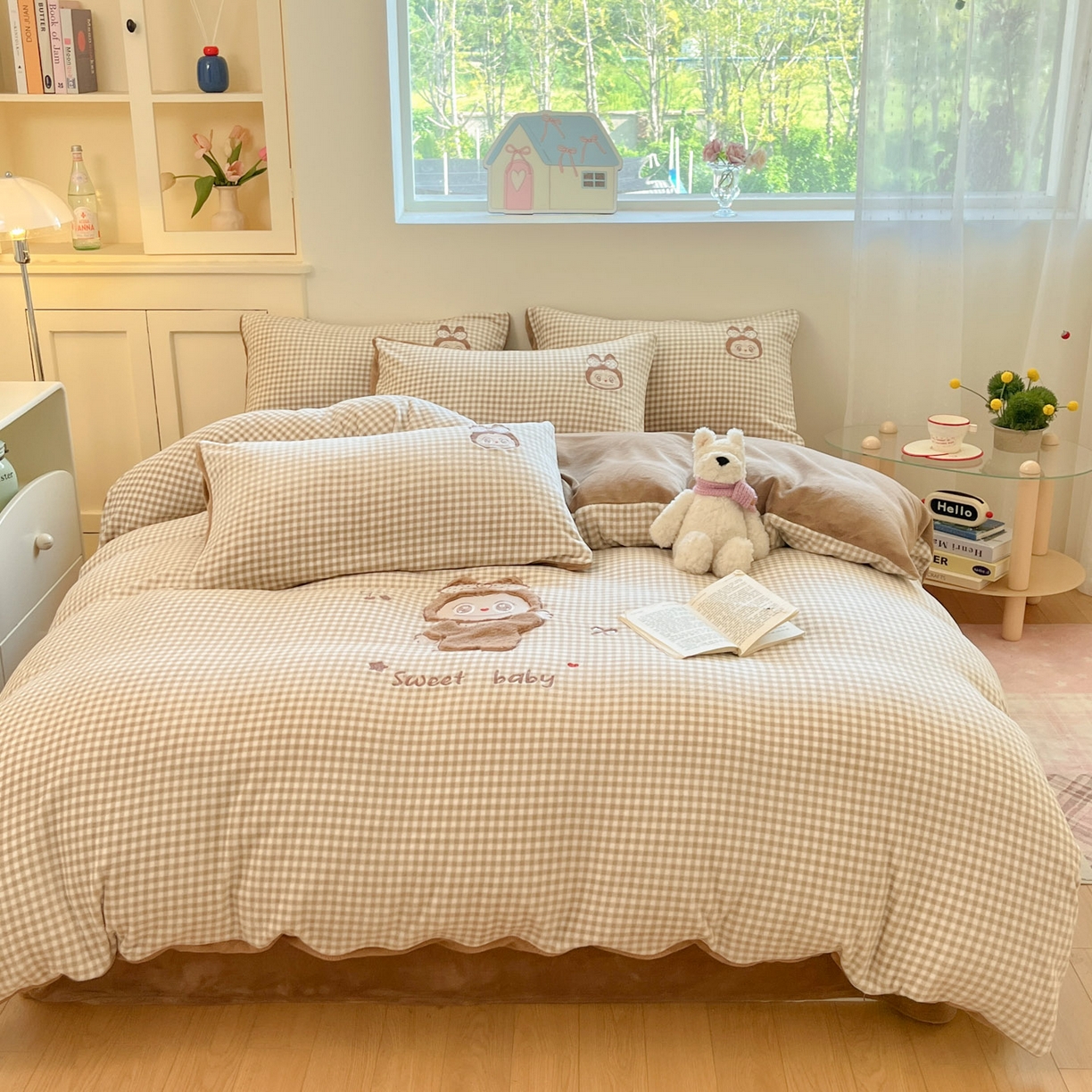 91家纺网 家纺一手货源 找家纺 沐慕 2025新款200克牛奶绒贴布绣四件套 咖格布布