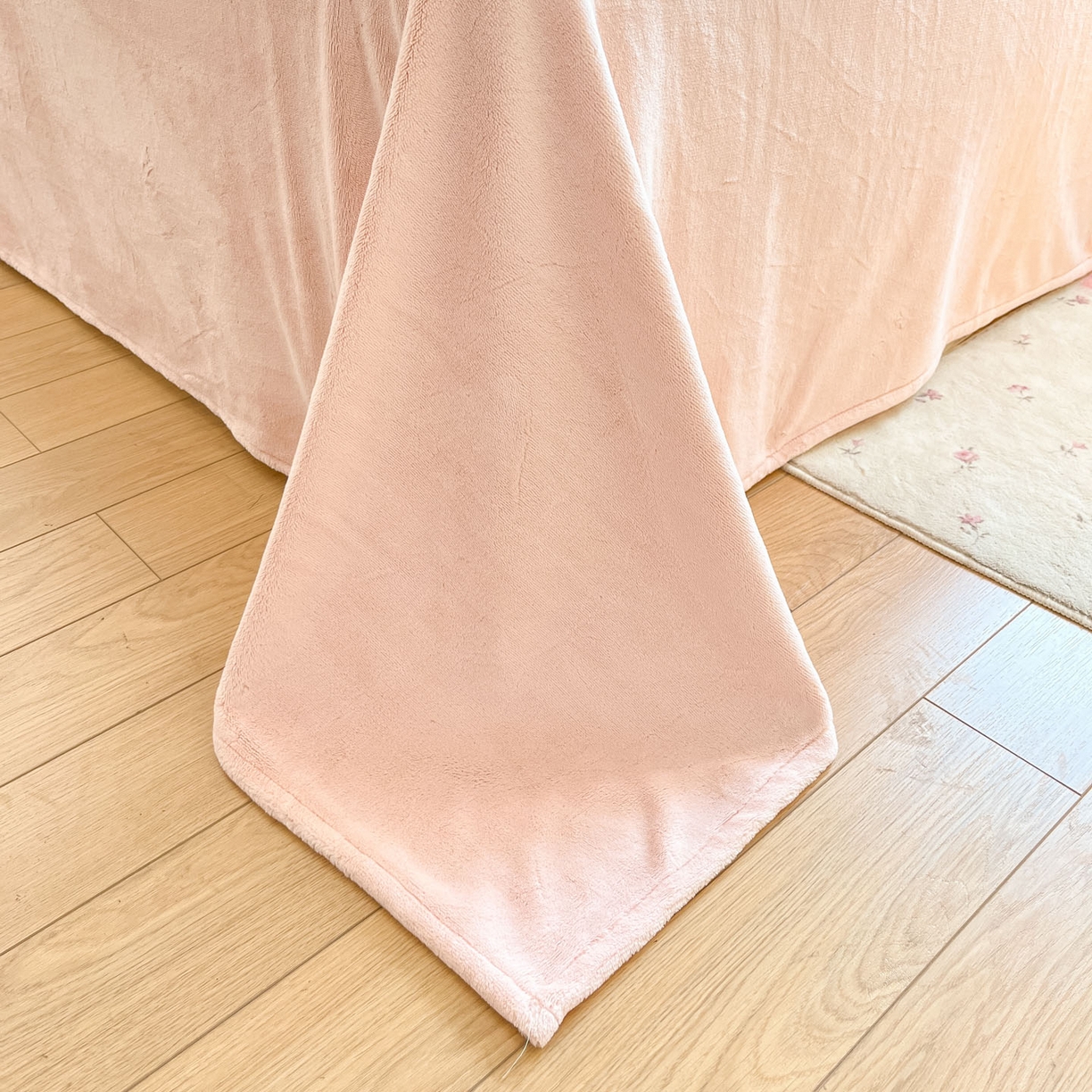 91家纺网 家纺一手货源 找家纺 沐慕 2025新款200克牛奶绒贴布绣四件套 粉格淑女喵