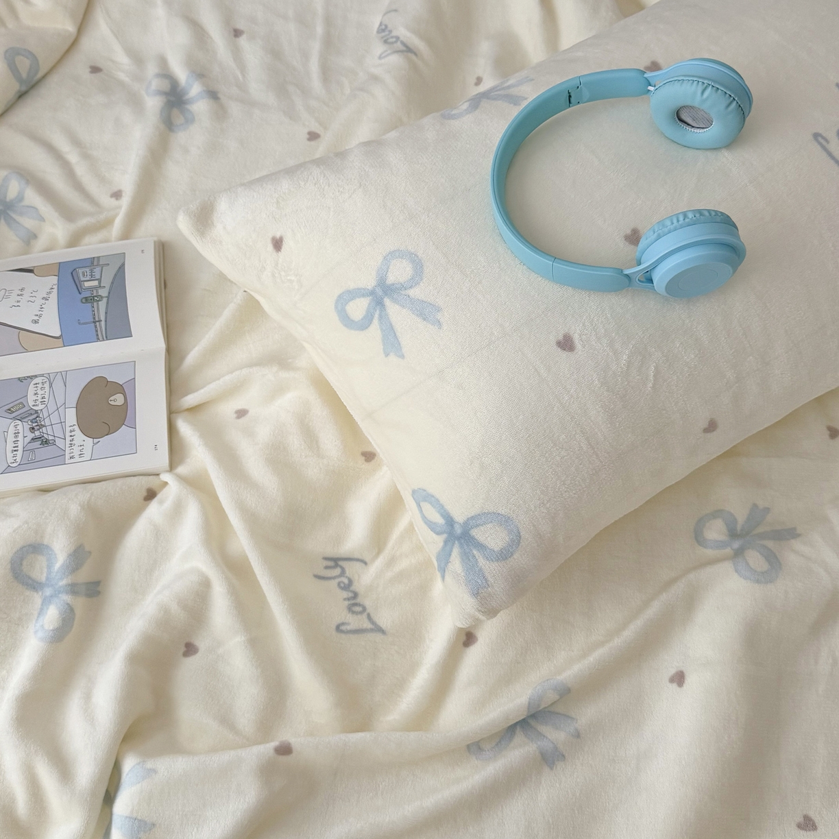 91家纺网 家纺一手货源 找家纺 大元 2025新款ins加厚小清新牛奶绒羊羔绒毛毯午睡毯沙发盖毯 蓝色蝴蝶结