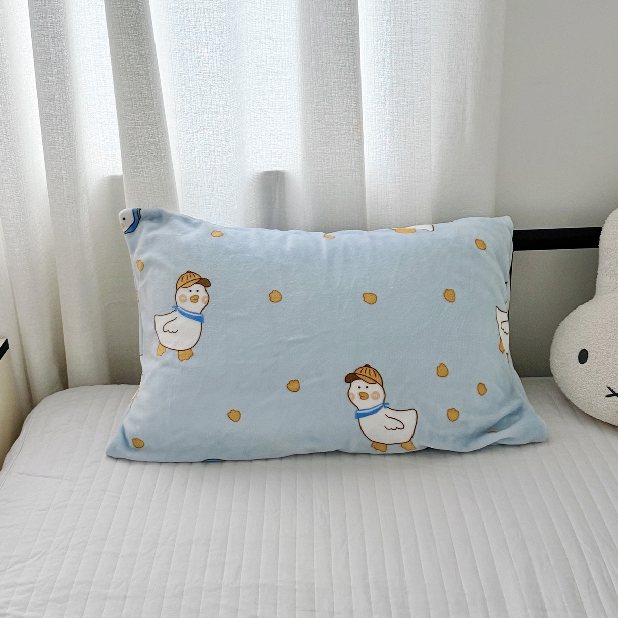 91家纺网 家纺一手货源 找家纺 大元 2025新款ins加厚小清新牛奶绒羊羔绒毛毯午睡毯沙发盖毯 蓝鸭子