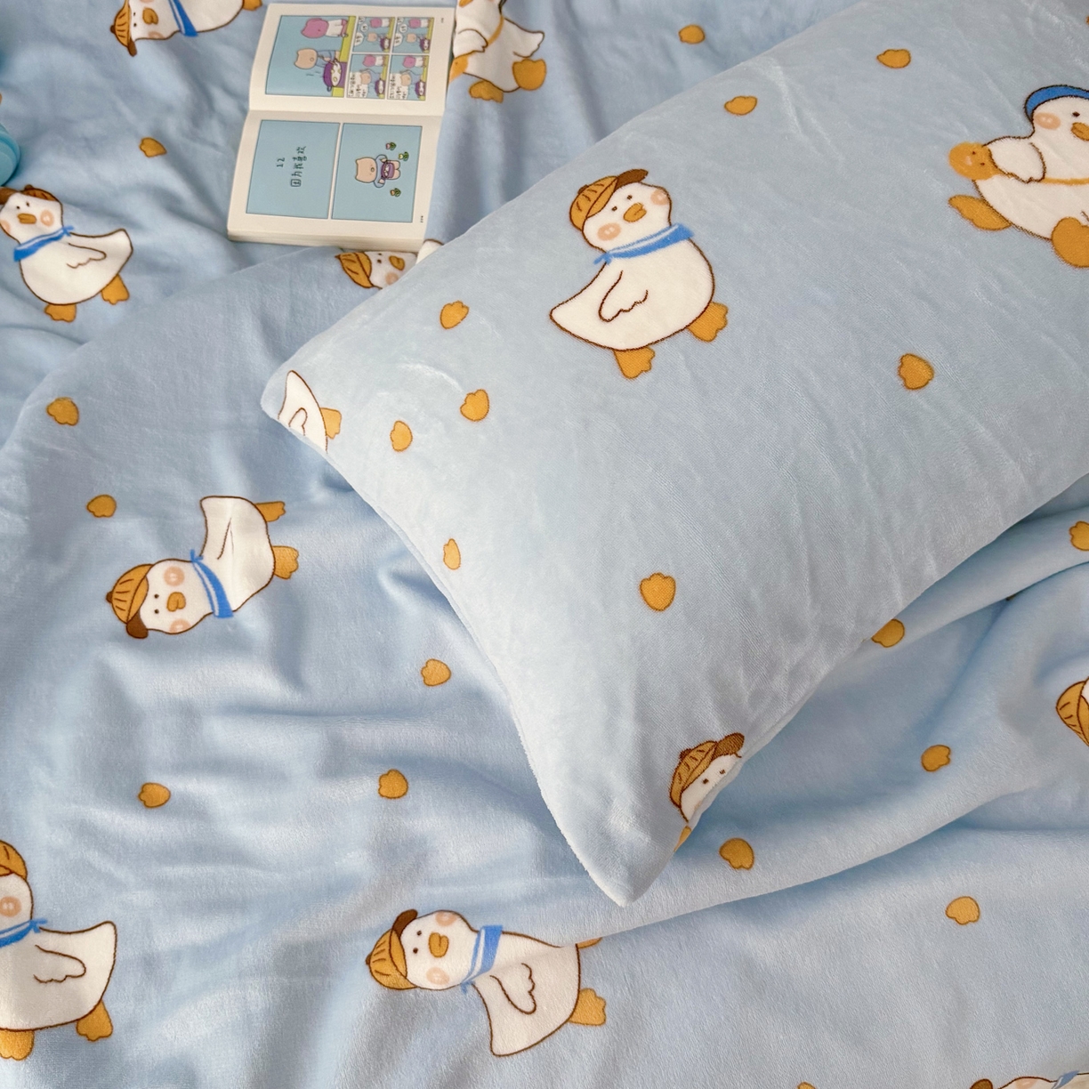 91家纺网 家纺一手货源 找家纺 大元 2025新款ins加厚小清新牛奶绒羊羔绒毛毯午睡毯沙发盖毯 蓝鸭子