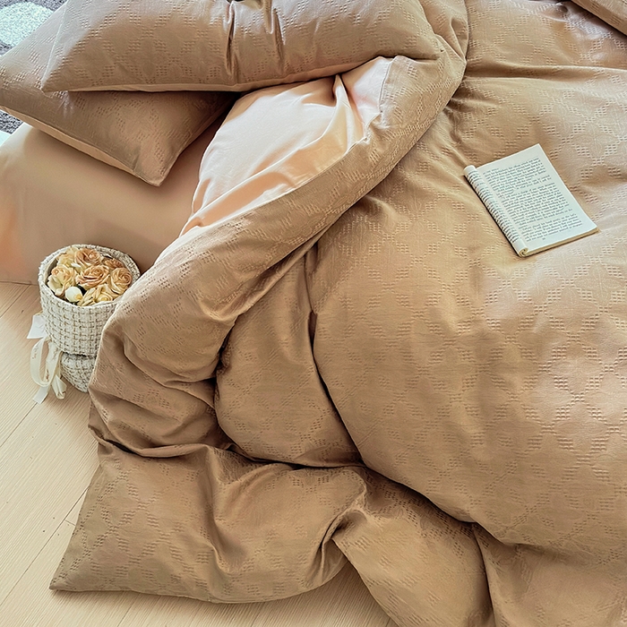 91家纺网 家纺一手货源 找家纺 菡宝 2025新款全棉纯棉色织小提花四件套支持定制定做尺寸 四叶草卡其