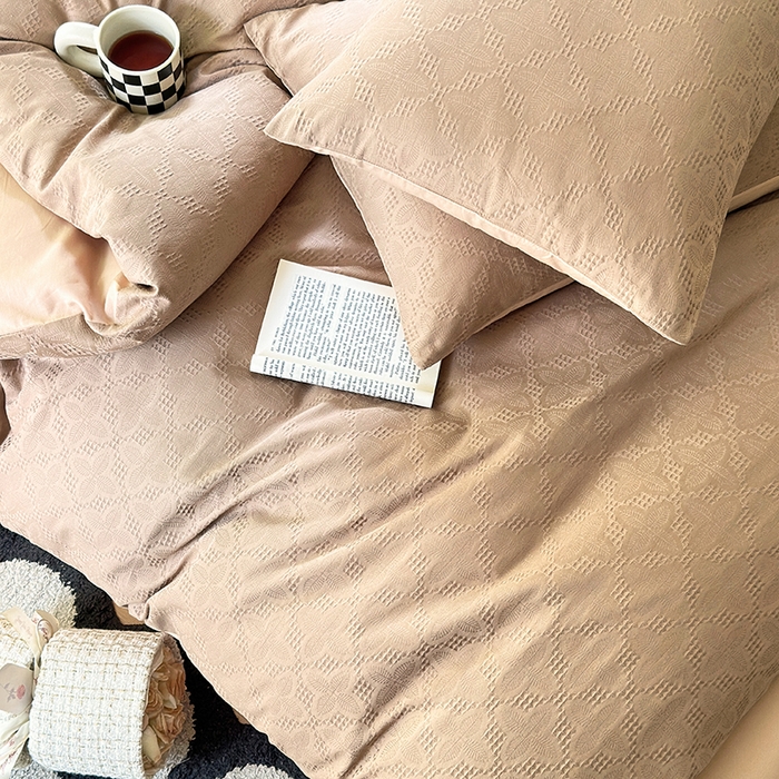 91家纺网 家纺一手货源 找家纺 菡宝 2025新款全棉纯棉色织小提花四件套支持定制定做尺寸 四叶草卡其