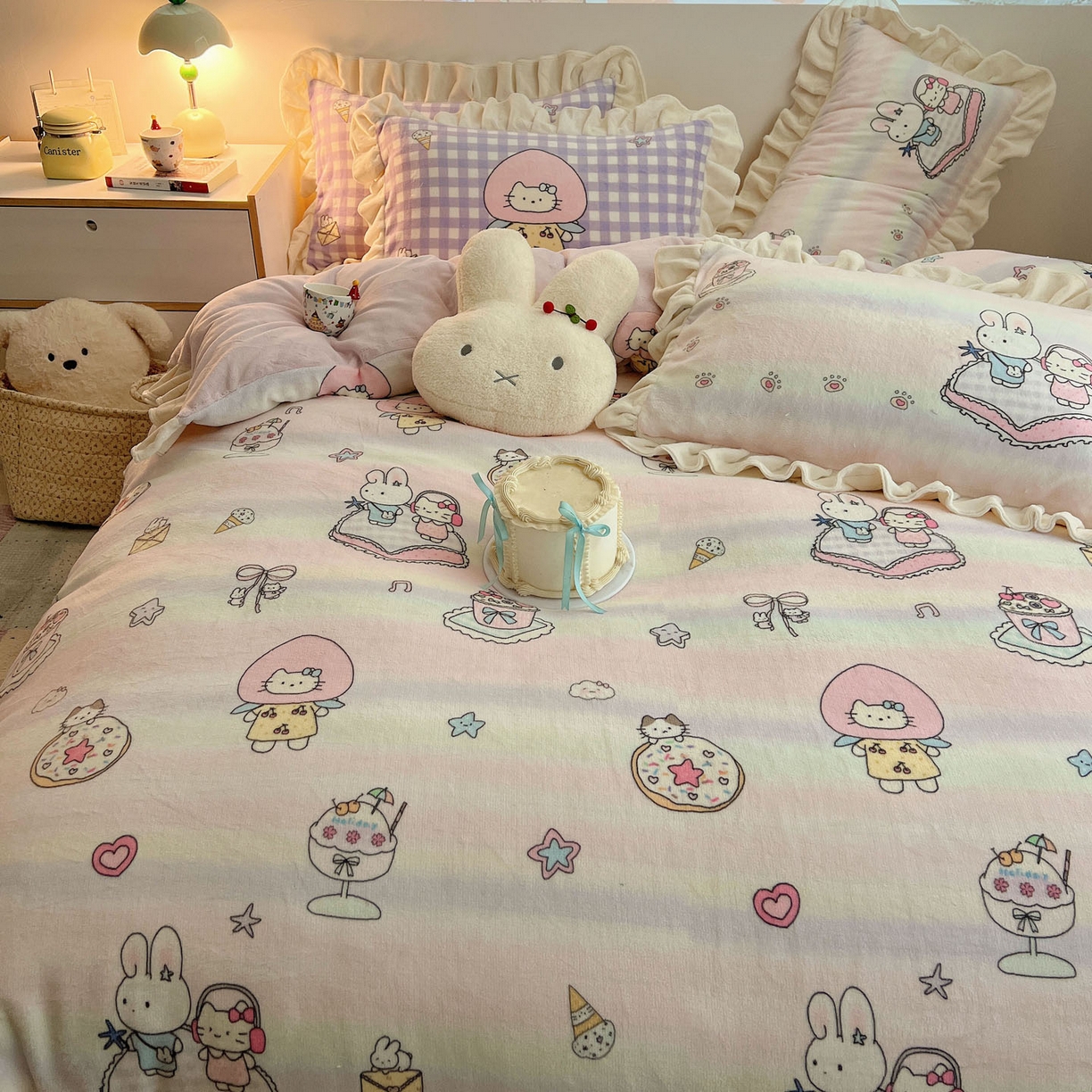 91家纺网 家纺一手货源 找家纺 沐慕 2025新款高克重花边款牛奶绒四件套 花边-彩虹伙伴