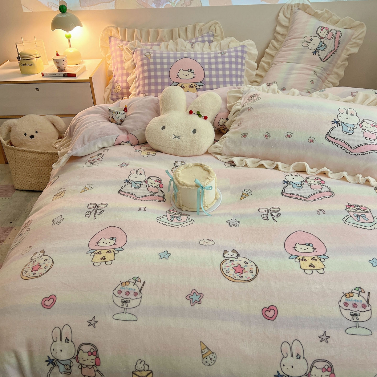 91家纺网 家纺一手货源 找家纺 沐慕 2025新款高克重花边款牛奶绒四件套 花边-彩虹伙伴