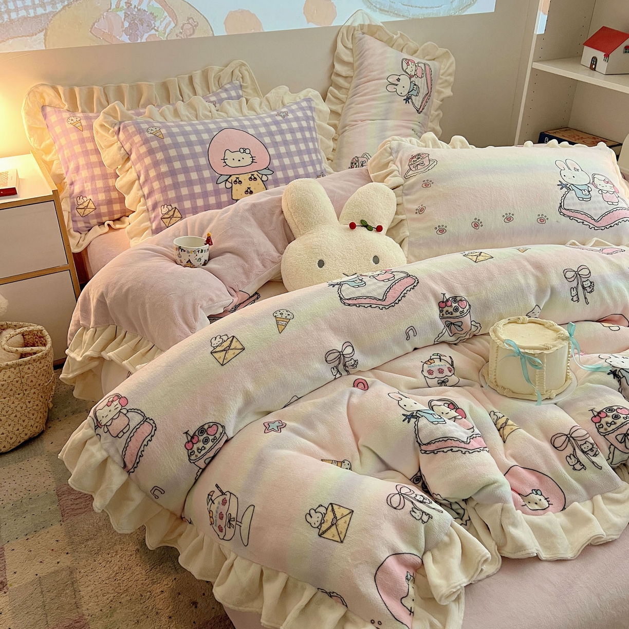 91家纺网 家纺一手货源 找家纺 沐慕 2025新款高克重花边款牛奶绒四件套 花边-彩虹伙伴