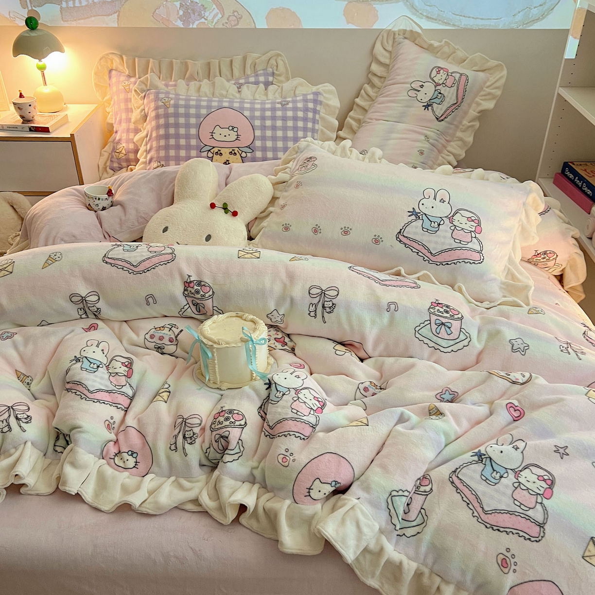 91家纺网 家纺一手货源 找家纺 沐慕 2025新款高克重花边款牛奶绒四件套 花边-彩虹伙伴