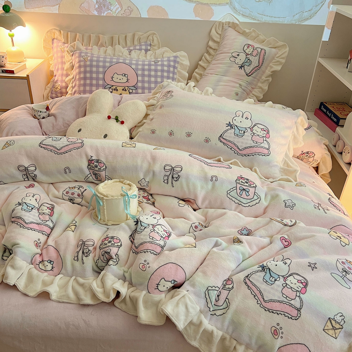 91家纺网 家纺一手货源 找家纺 沐慕 2025新款高克重花边款牛奶绒四件套 花边-彩虹伙伴