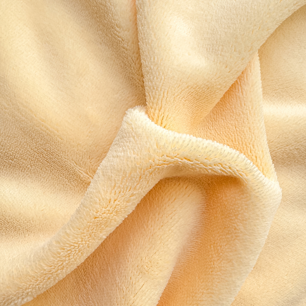 91家纺网 家纺一手货源 找家纺 悦织湾家纺 2025新款9斤重牛奶绒四件套纯色贴布绣人件富贵系列240克重高密保暖轻奢时尚床上用品4件套 黛西-鹅黄