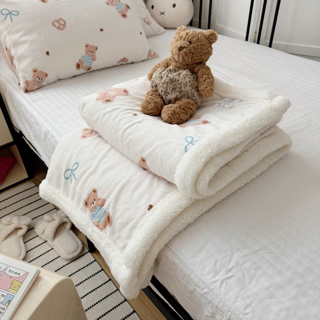 91家纺网 家纺一手货源 找家纺 大元 2025新款ins加厚小清新牛奶绒羊羔绒毛毯午睡毯沙发盖毯 牛角包小熊