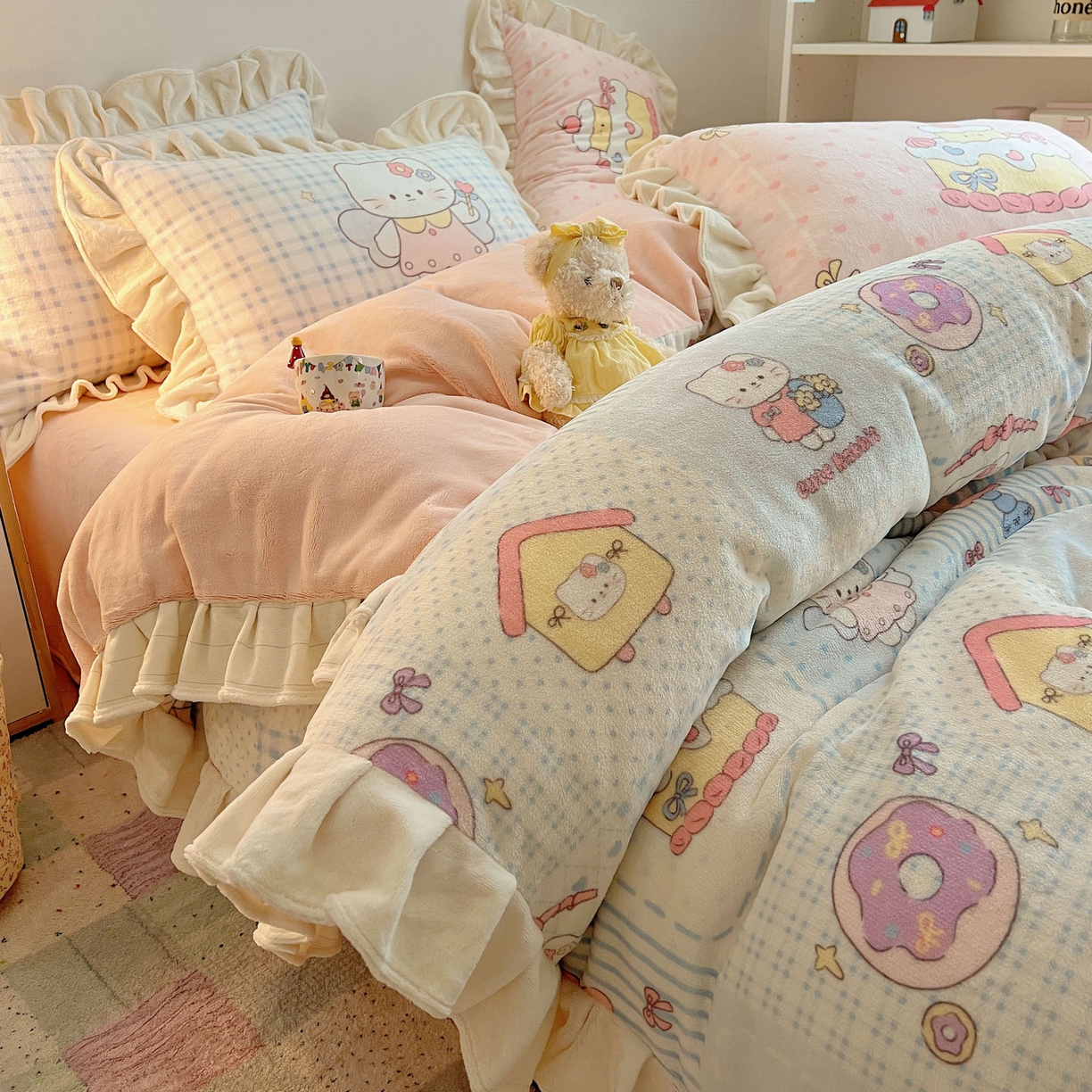 91家纺网 家纺一手货源 找家纺 沐慕 2025新款高克重花边款牛奶绒四件套 花边-蓝块猫咪酱