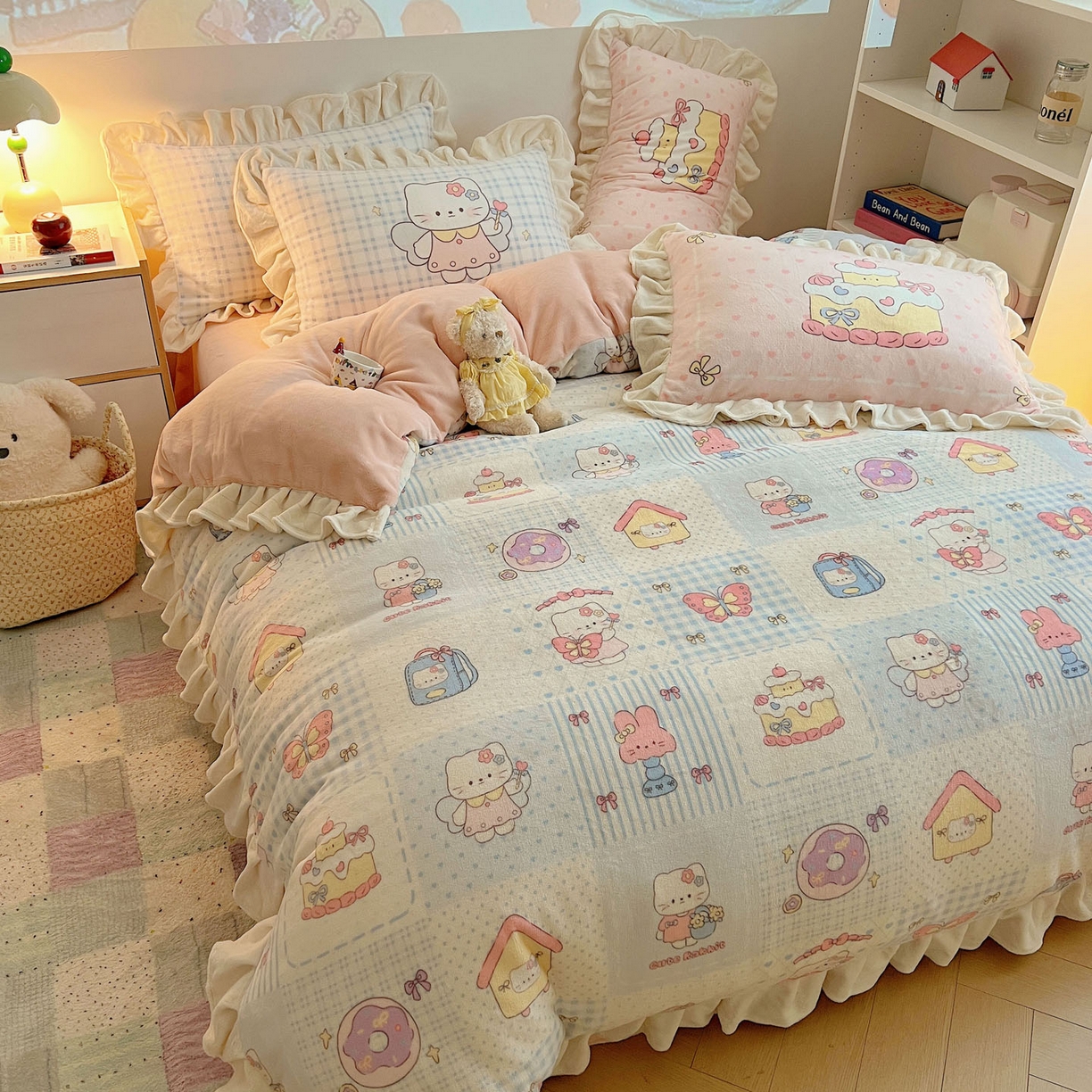 91家纺网 家纺一手货源 找家纺 沐慕 2025新款高克重花边款牛奶绒四件套 花边-蓝块猫咪酱