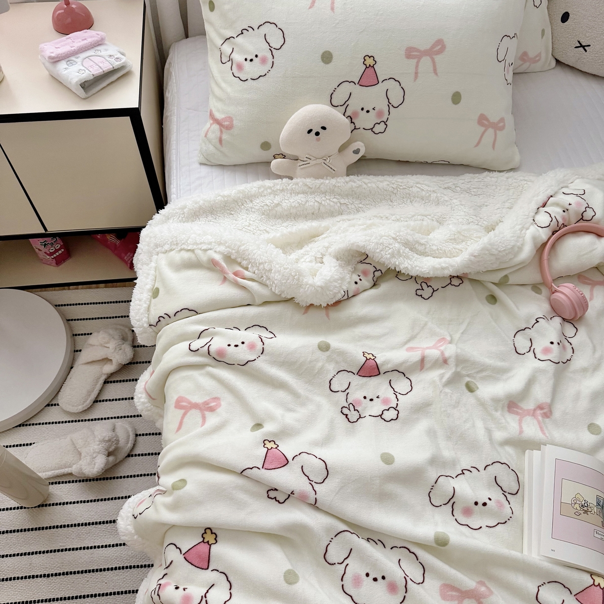 91家纺网 家纺一手货源 找家纺 大元 2025新款ins加厚小清新牛奶绒羊羔绒毛毯午睡毯沙发盖毯 线条小狗