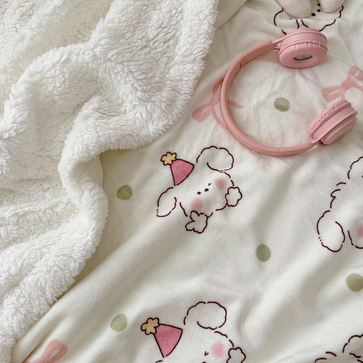 91家纺网 家纺一手货源 找家纺 大元 2025新款ins加厚小清新牛奶绒羊羔绒毛毯午睡毯沙发盖毯 线条小狗