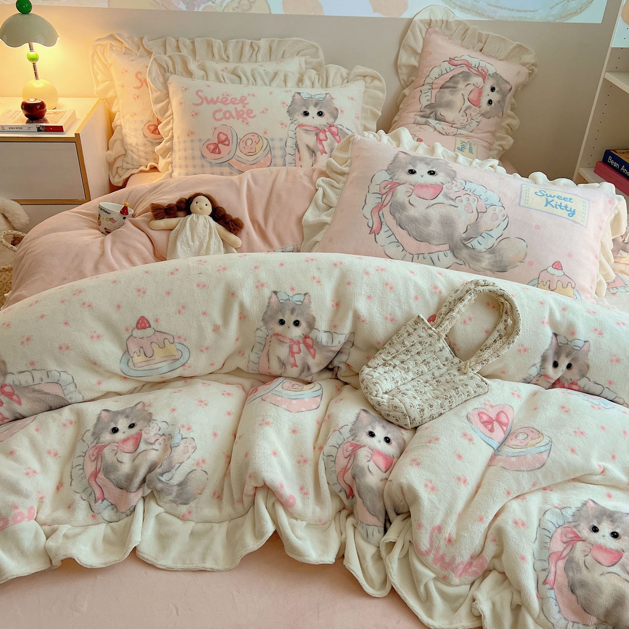 91家纺网 家纺一手货源 找家纺 沐慕 2025新款高克重花边款牛奶绒四件套 花边-玫瑰粉喵