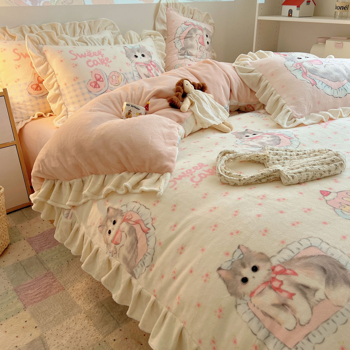 91家纺网 家纺一手货源 找家纺 沐慕 2025新款高克重花边款牛奶绒四件套 花边-玫瑰粉喵