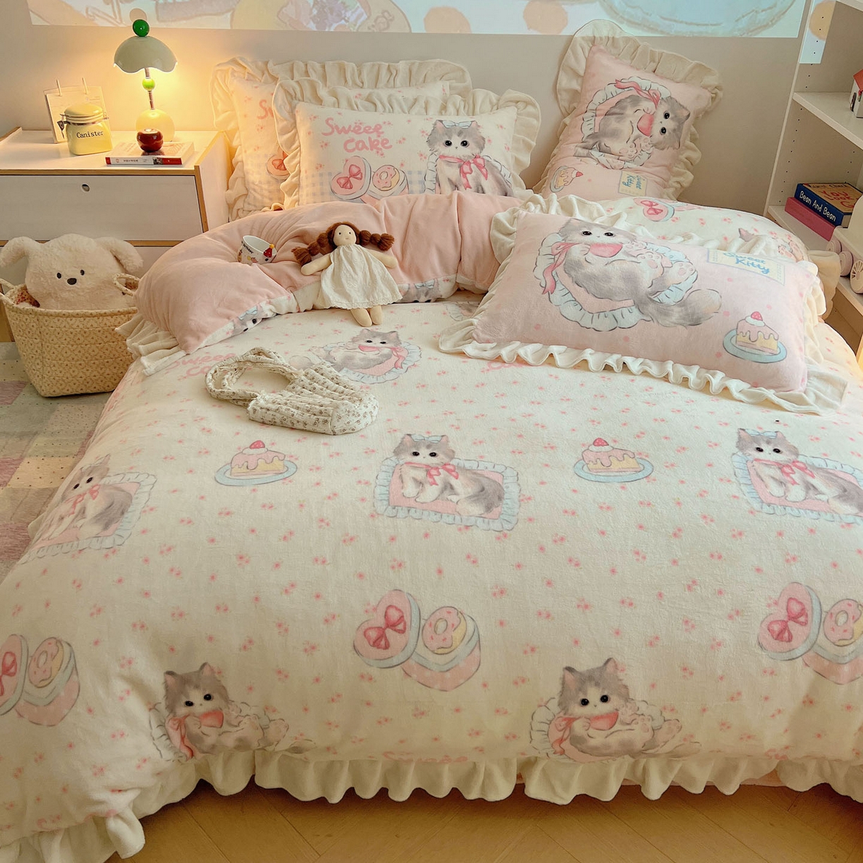 91家纺网 家纺一手货源 找家纺 沐慕 2025新款高克重花边款牛奶绒四件套 花边-玫瑰粉喵