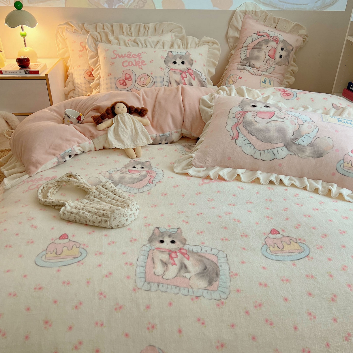 91家纺网 家纺一手货源 找家纺 沐慕 2025新款高克重花边款牛奶绒四件套 花边-玫瑰粉喵