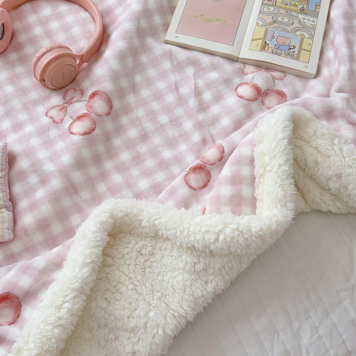 91家纺网 家纺一手货源 找家纺 大元 2025新款ins加厚小清新牛奶绒羊羔绒毛毯午睡毯沙发盖毯 小樱桃