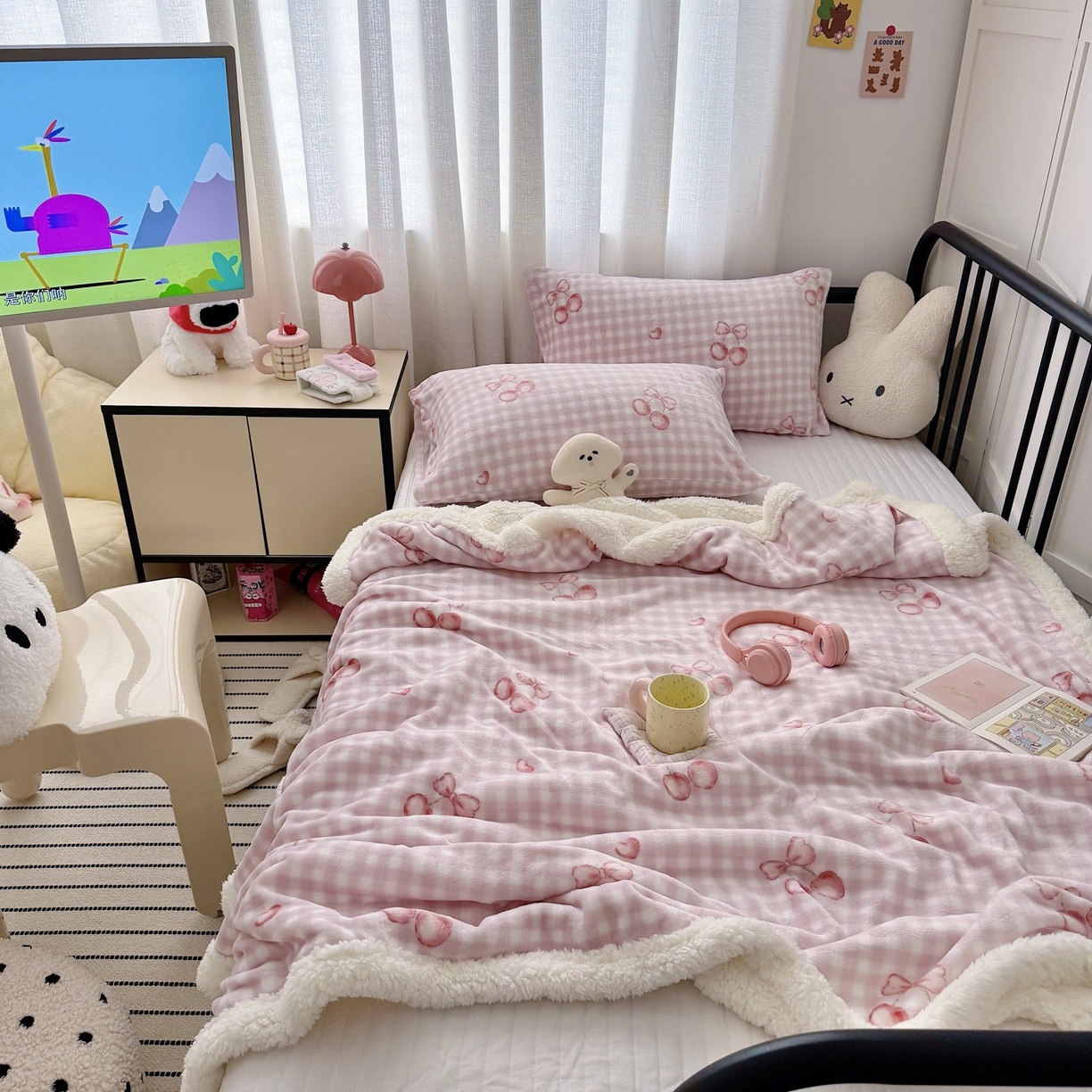 91家纺网 家纺一手货源 找家纺 大元 2025新款ins加厚小清新牛奶绒羊羔绒毛毯午睡毯沙发盖毯 小樱桃