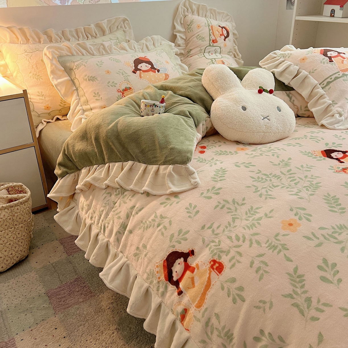 91家纺网 家纺一手货源 找家纺 沐慕 2025新款高克重花边款牛奶绒四件套 花边-森林女孩