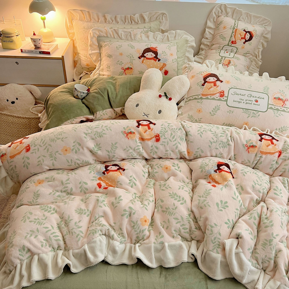 91家纺网 家纺一手货源 找家纺 沐慕 2025新款高克重花边款牛奶绒四件套 花边-森林女孩