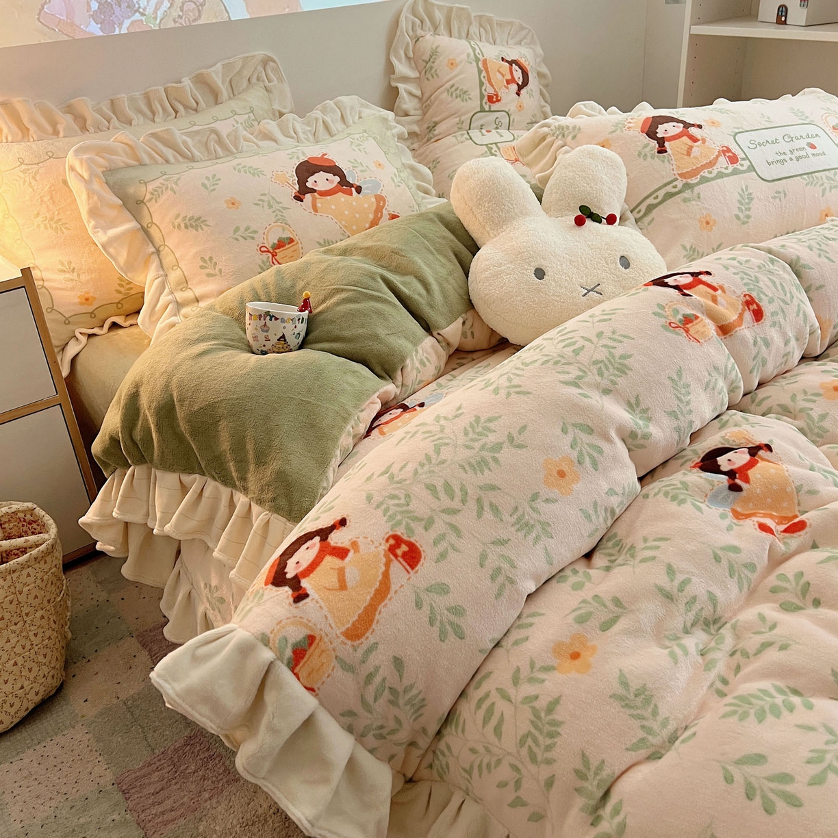 91家纺网 家纺一手货源 找家纺 沐慕 2025新款高克重花边款牛奶绒四件套 花边-森林女孩