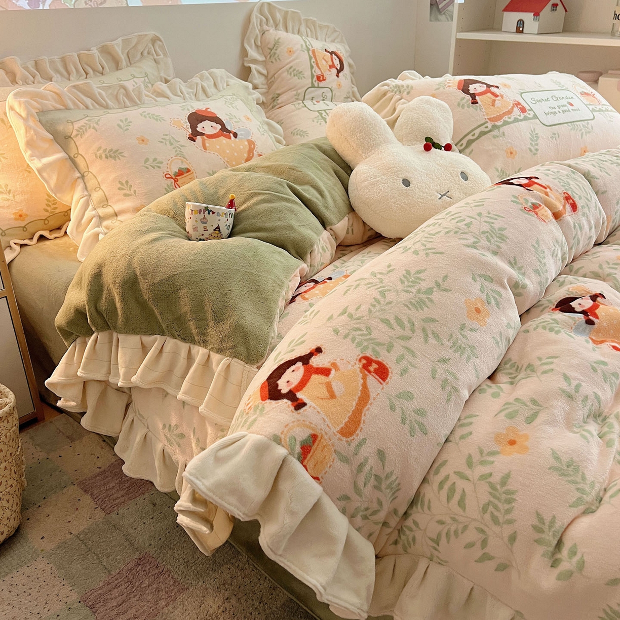 91家纺网 家纺一手货源 找家纺 沐慕 2025新款高克重花边款牛奶绒四件套 花边-森林女孩