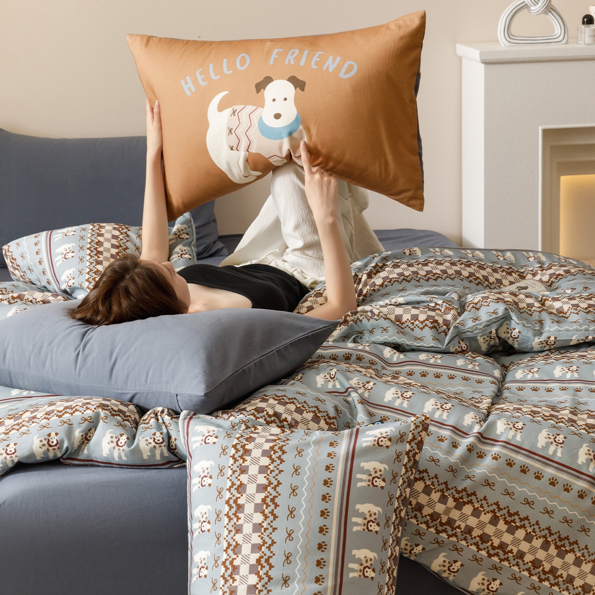 91家纺网 家纺一手货源 找家纺 RYB红黄兰 2025新款费尔岛系全棉纯棉加厚磨毛数码印花四件套 费尔岛小犬蓝