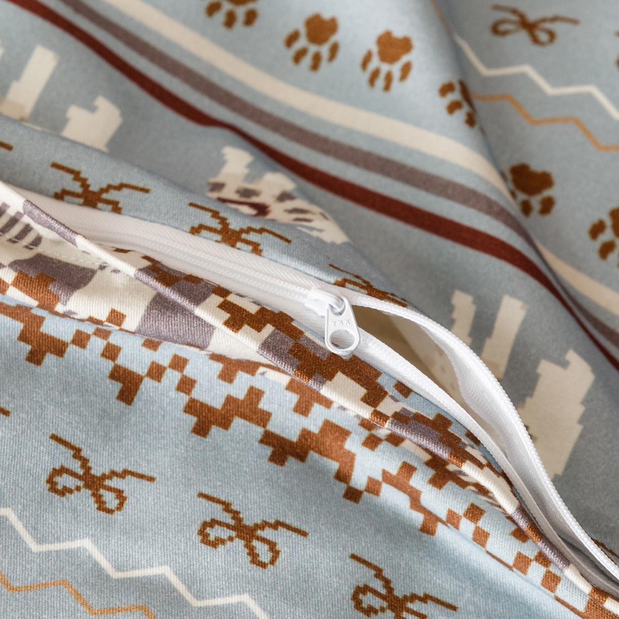 91家纺网 家纺一手货源 找家纺 RYB红黄兰 2025新款费尔岛系全棉纯棉加厚磨毛数码印花四件套 费尔岛小犬蓝