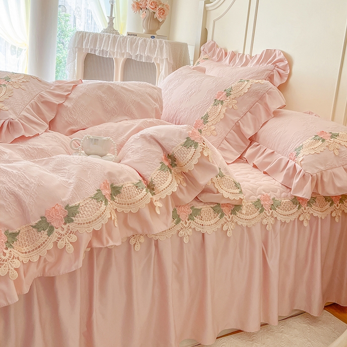 91家纺网 家纺一手货源 找家纺 网红馆（ck家纺） 2025新款水洗真丝蕾丝刺绣床裙四件套-慕尚 嫩粉