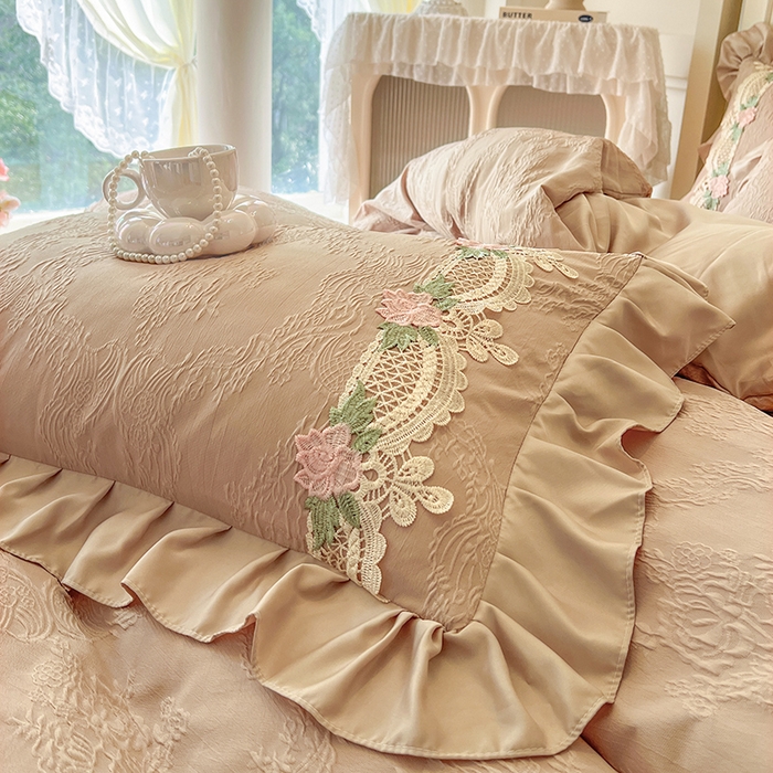 91家纺网 家纺一手货源 找家纺 网红馆（ck家纺） 2025新款水洗真丝蕾丝刺绣床裙四件套-慕尚 香槟