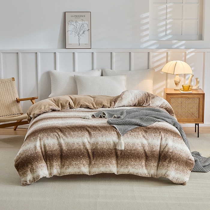 91家纺网 家纺一手货源 找家纺 （总）缘生活 2025新款仿兔毛绒渐变四件套 冬季专业产品 颜色简单大气