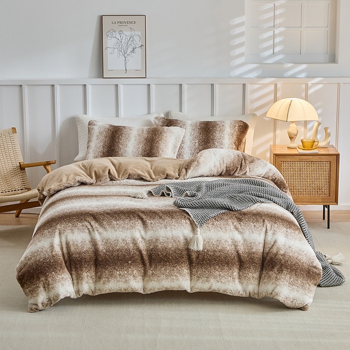 91家纺网 家纺一手货源 找家纺 （总）缘生活 2025新款仿兔毛绒渐变四件套 冬季专业产品 颜色简单大气