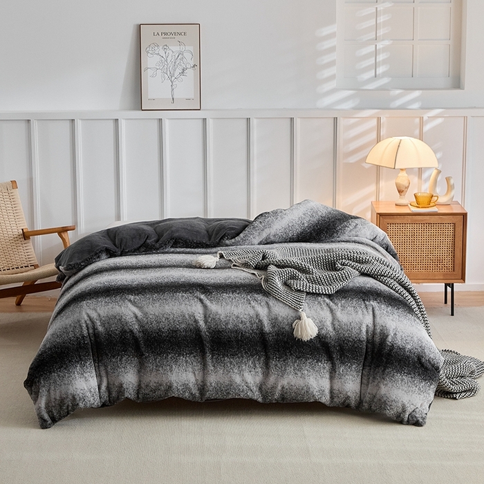 91家纺网 家纺一手货源 找家纺 缘生活 2025新款仿兔毛绒渐变四件套 冬季专业产品 颜色简单大气 绒渐变四件套-黑色