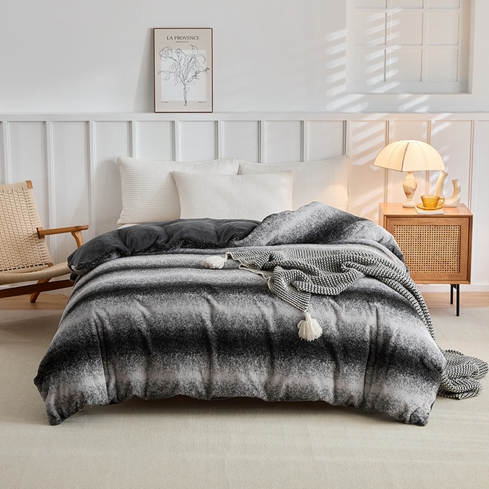 91家纺网 家纺一手货源 找家纺 缘生活 2025新款仿兔毛绒渐变四件套 冬季专业产品 颜色简单大气 绒渐变四件套-黑色