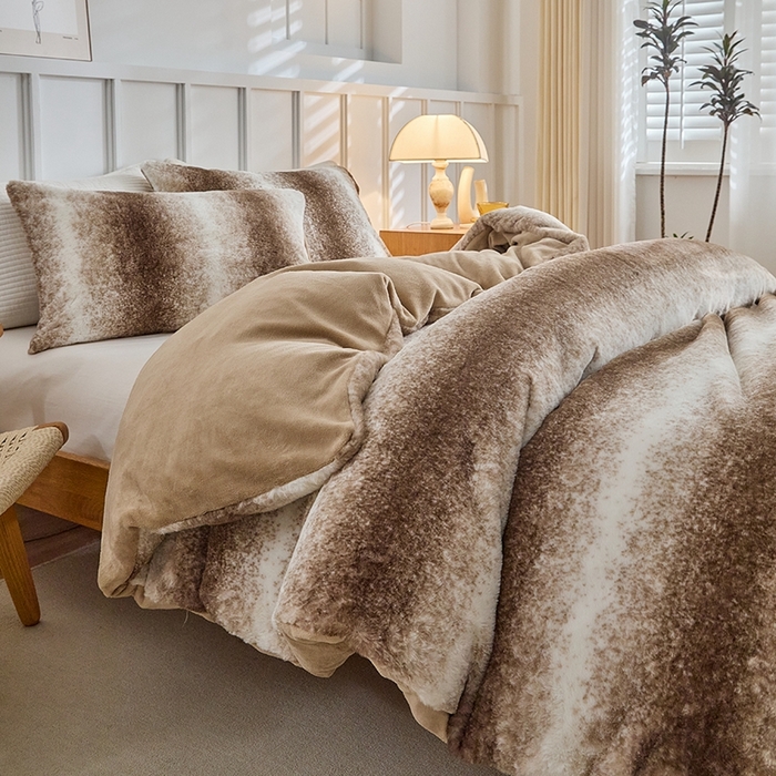 91家纺网 家纺一手货源 找家纺 （总）缘生活 2025新款仿兔毛绒渐变四件套 冬季专业产品 颜色简单大气