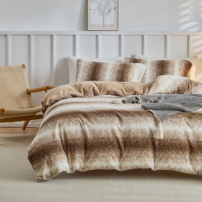 91家纺网 家纺一手货源 找家纺 缘生活 2025新款仿兔毛绒渐变四件套 冬季专业产品 颜色简单大气 绒渐变四件套-卡其