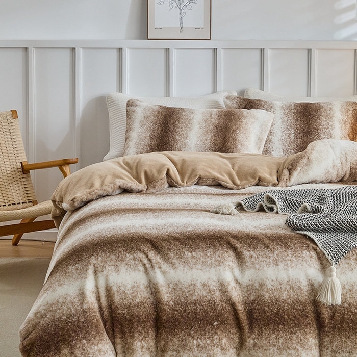 91家纺网 家纺一手货源 找家纺 （总）缘生活 2025新款仿兔毛绒渐变四件套 冬季专业产品 颜色简单大气