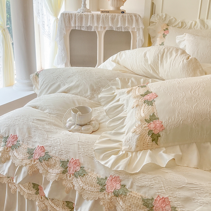 91家纺网 家纺一手货源 找家纺 网红馆（ck家纺） 2025新款水洗真丝蕾丝刺绣床裙系列-慕尚 米白