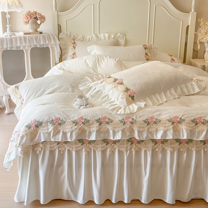 91家纺网 家纺一手货源 找家纺 网红馆（ck家纺） 2025新款水洗真丝蕾丝刺绣床裙系列-慕尚 米白