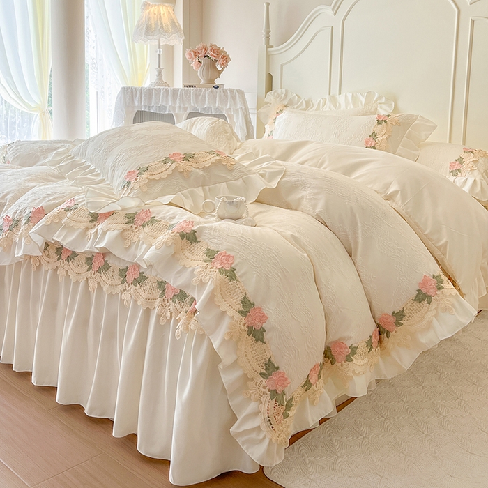 91家纺网 家纺一手货源 找家纺 网红馆（ck家纺） 2025新款水洗真丝蕾丝刺绣床裙系列-慕尚 米白