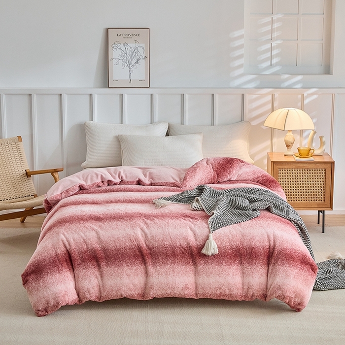 91家纺网 家纺一手货源 找家纺 缘生活 2025新款仿兔毛绒渐变四件套 冬季专业产品 颜色简单大气 绒渐变四件套-粉色