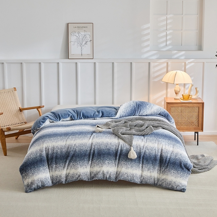 91家纺网 家纺一手货源 找家纺 缘生活 2025新款仿兔毛绒渐变四件套 冬季专业产品 颜色简单大气 绒渐变四件套-蓝色