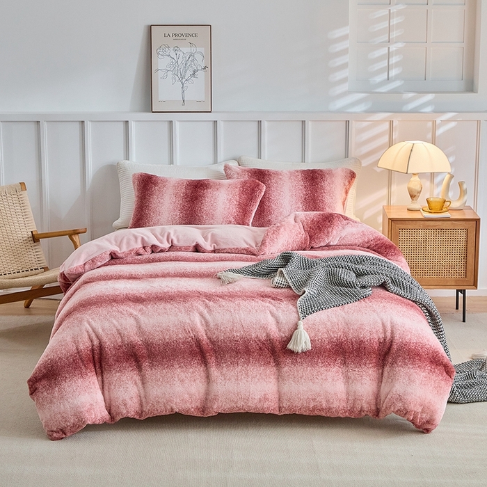91家纺网 家纺一手货源 找家纺 缘生活 2025新款仿兔毛绒渐变四件套 冬季专业产品 颜色简单大气 绒渐变四件套-粉色