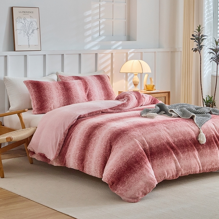 91家纺网 家纺一手货源 找家纺 缘生活 2025新款仿兔毛绒渐变四件套 冬季专业产品 颜色简单大气 绒渐变四件套-粉色