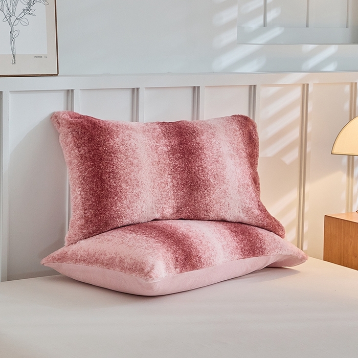 91家纺网 家纺一手货源 找家纺 缘生活 2025新款仿兔毛绒渐变四件套 冬季专业产品 颜色简单大气 绒渐变四件套-粉色